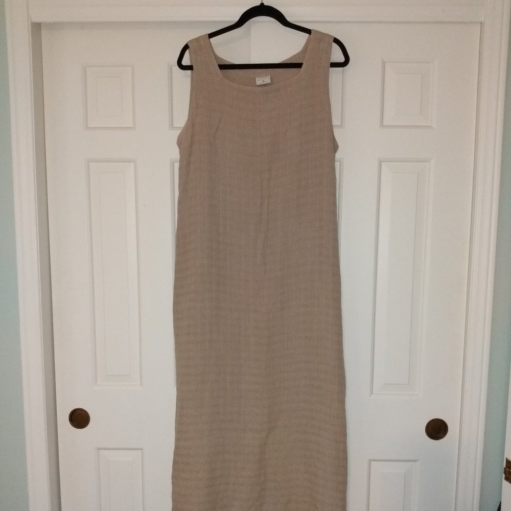 Click sleeveless dress